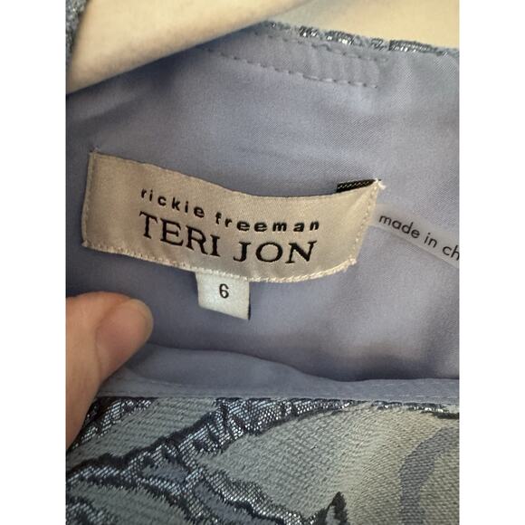 Rickie Freeman for Teri Jon Bell-Sleeve Metallic Floral Jacquard Dress Sz 6 NWT - Picture 8 of 16